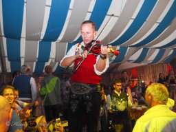 Die Jungen Zillertaler auf der Wiener Kaiser Wiesn